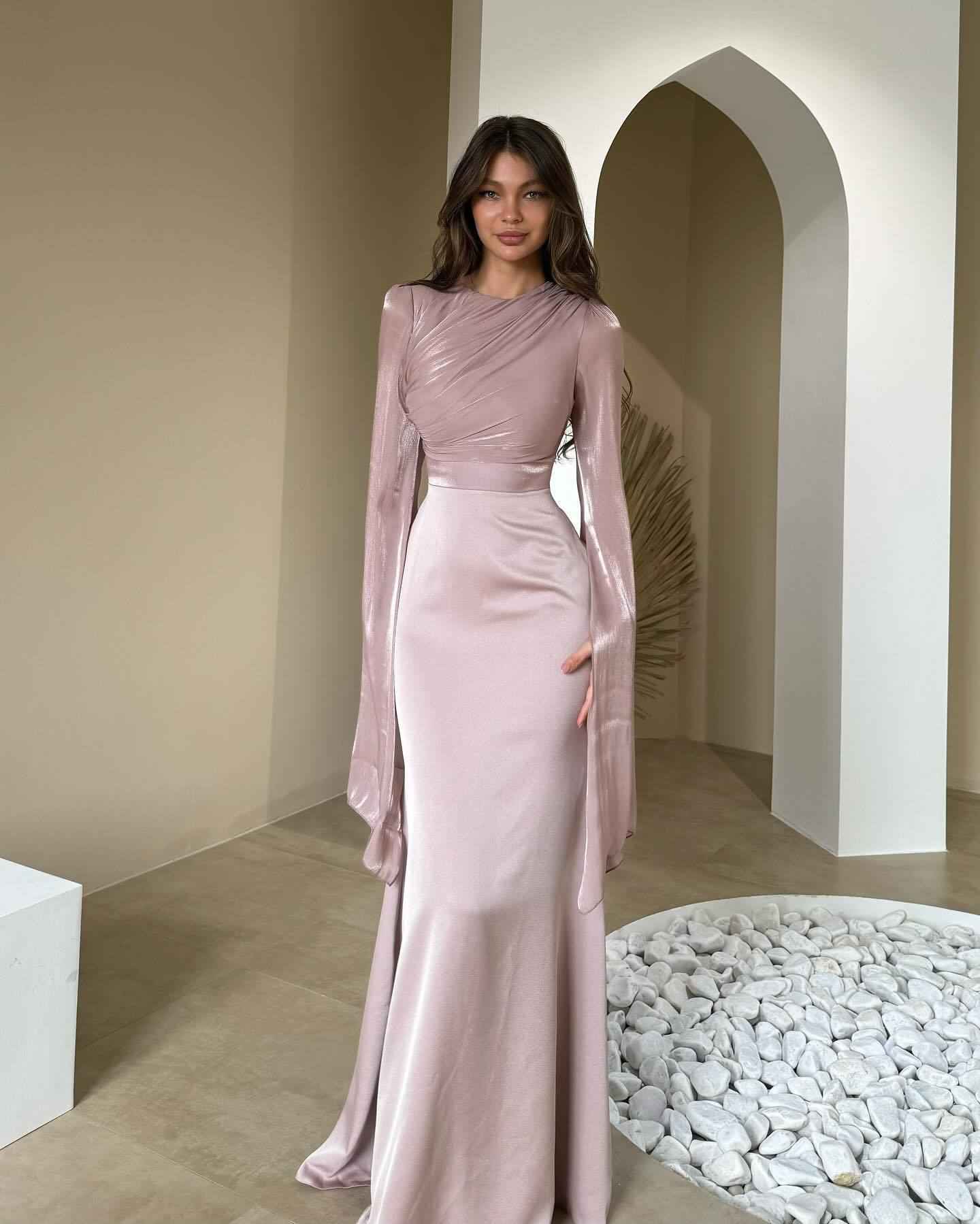 Slim-fit dress