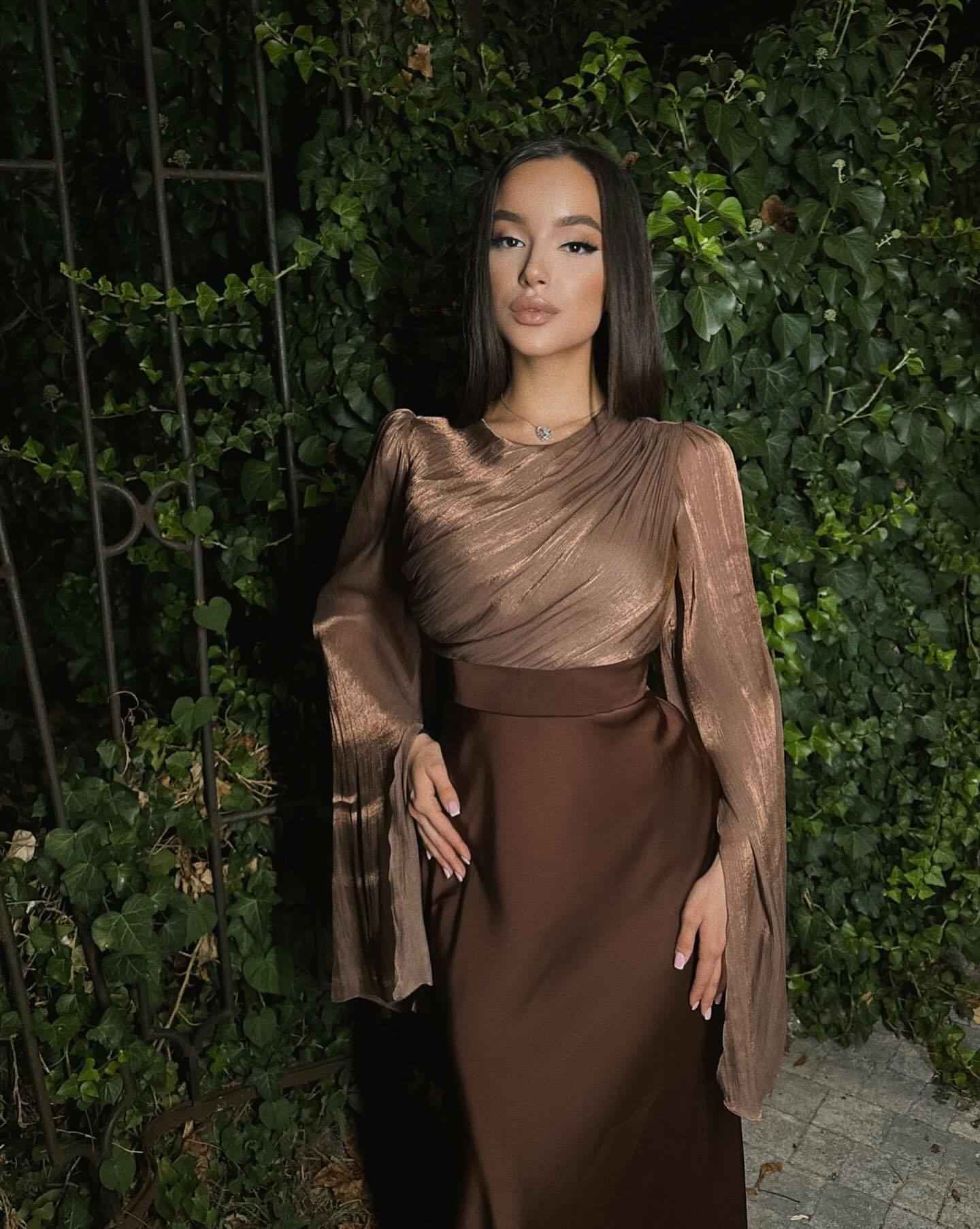 Slim-fit dress