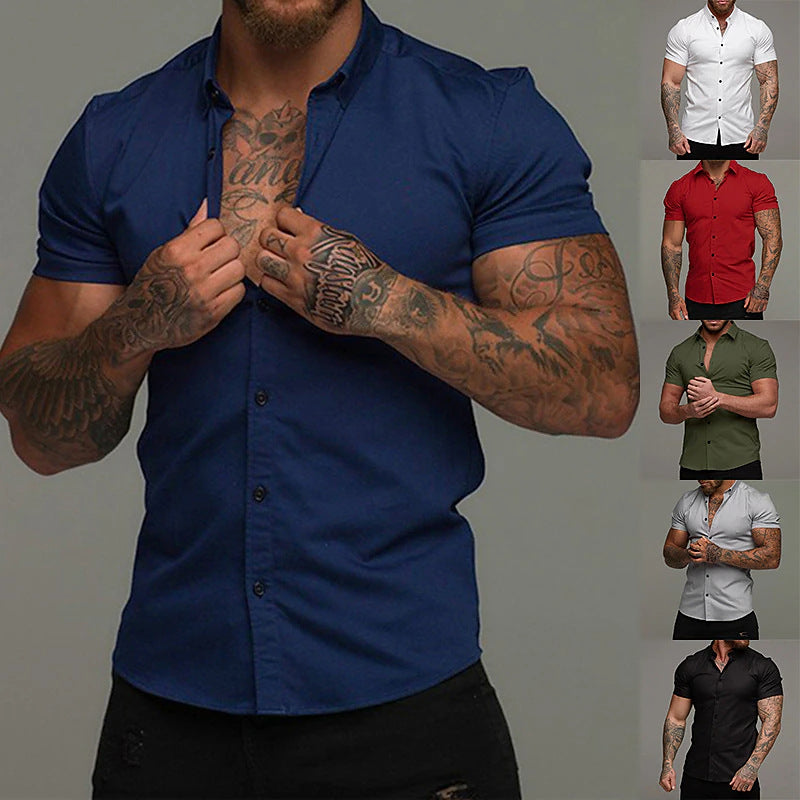 A muscular man in a solid-color lapel short-sleeved shirt Colouronova