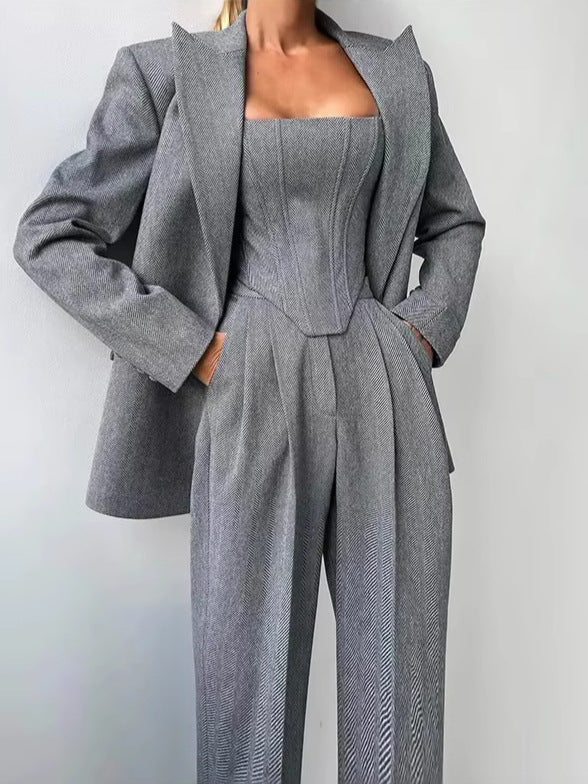 Long coat, vest, and pants three-piece set Colouronova