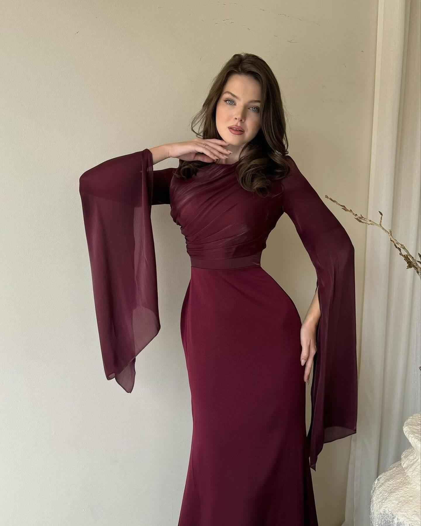 Slim-fit dress