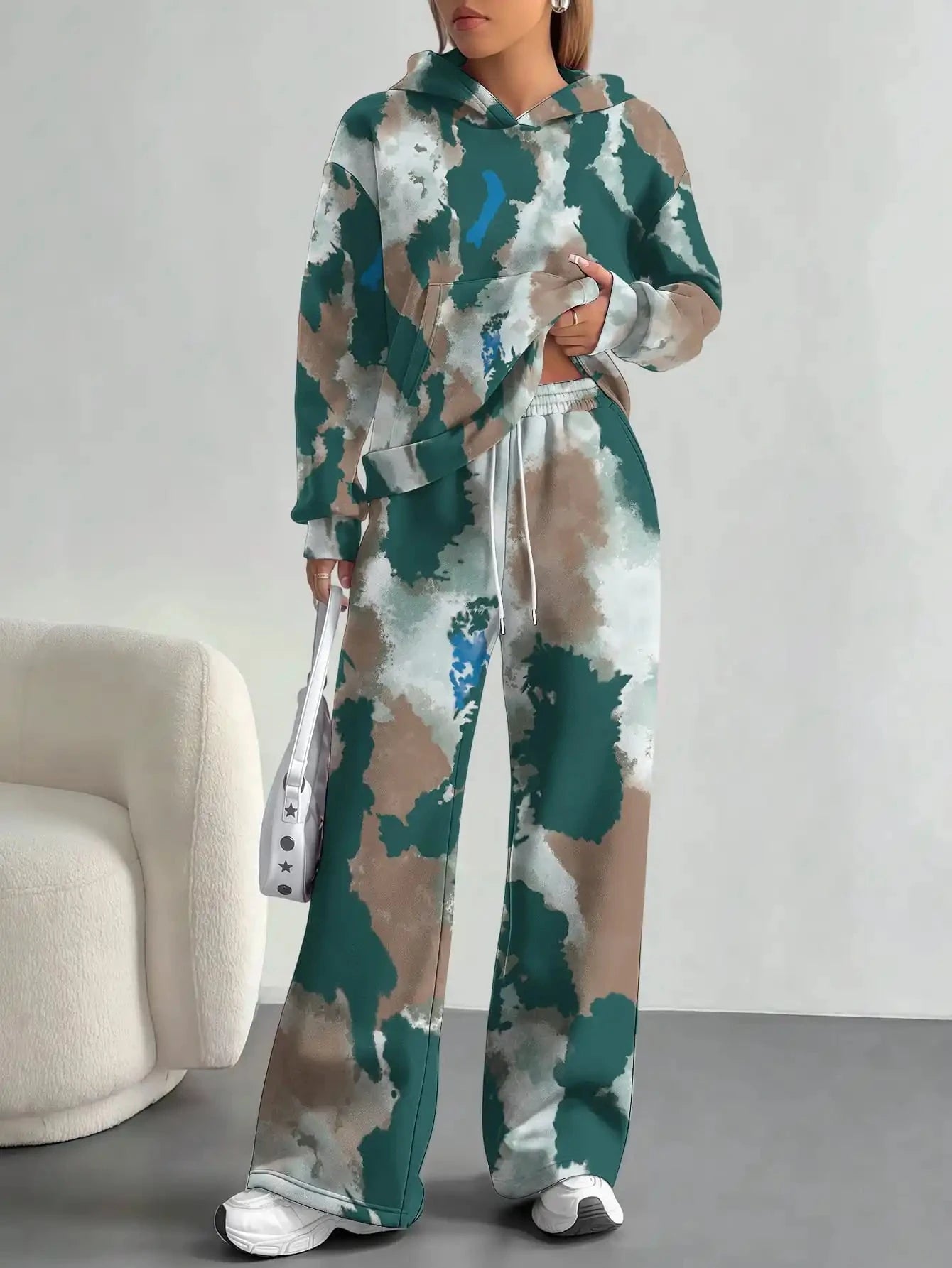 2025 new green camouflage sports style foreign trade printing hot style fashion casual outdoor European and American women's sui Colouronova