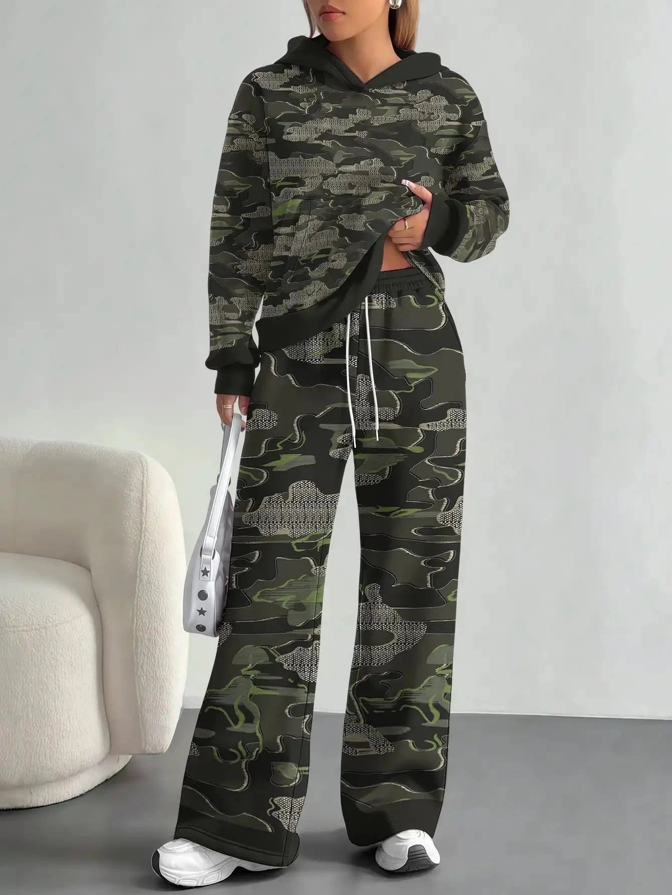 2025 new green camouflage sports style foreign trade printing hot style fashion casual outdoor European and American women's sui Colouronova