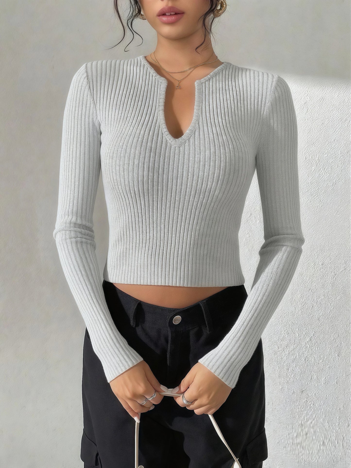 Women's V-neck standard size top, elegant long-sleeved autumn and winter style, bottoming pullover, fashionable popular style - Colouronova