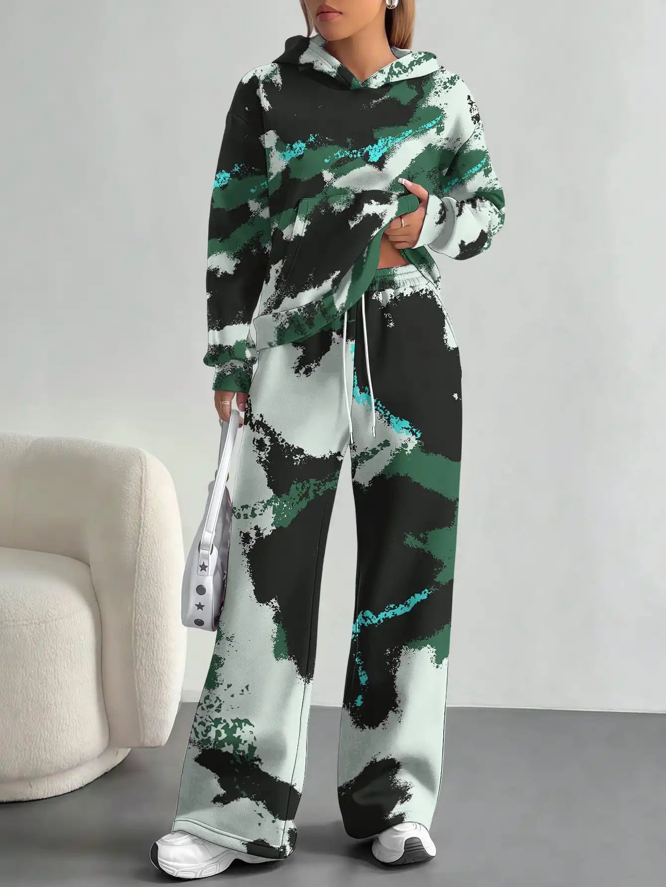 2025 new green camouflage sports style foreign trade printing hot style fashion casual outdoor European and American women's sui - Colouronova