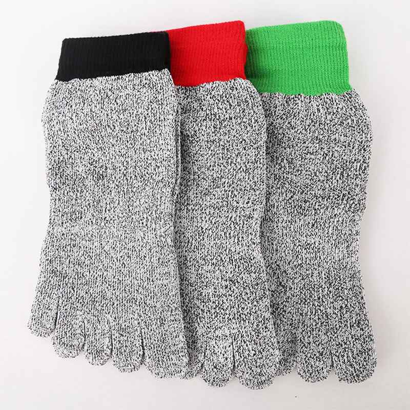 Breathable toe-separating socks for sports
