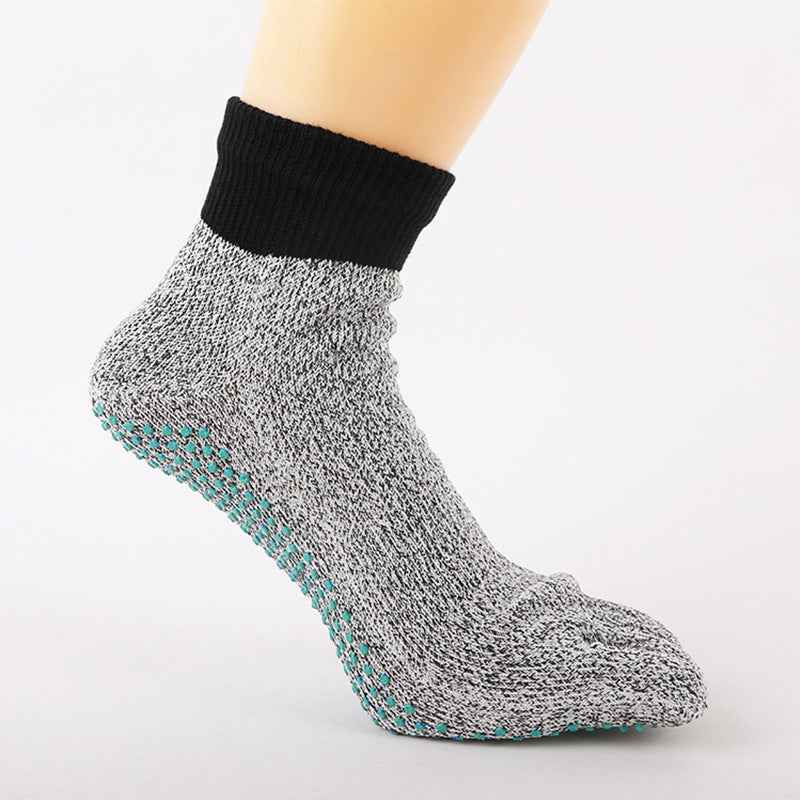 Breathable toe-separating socks for sports