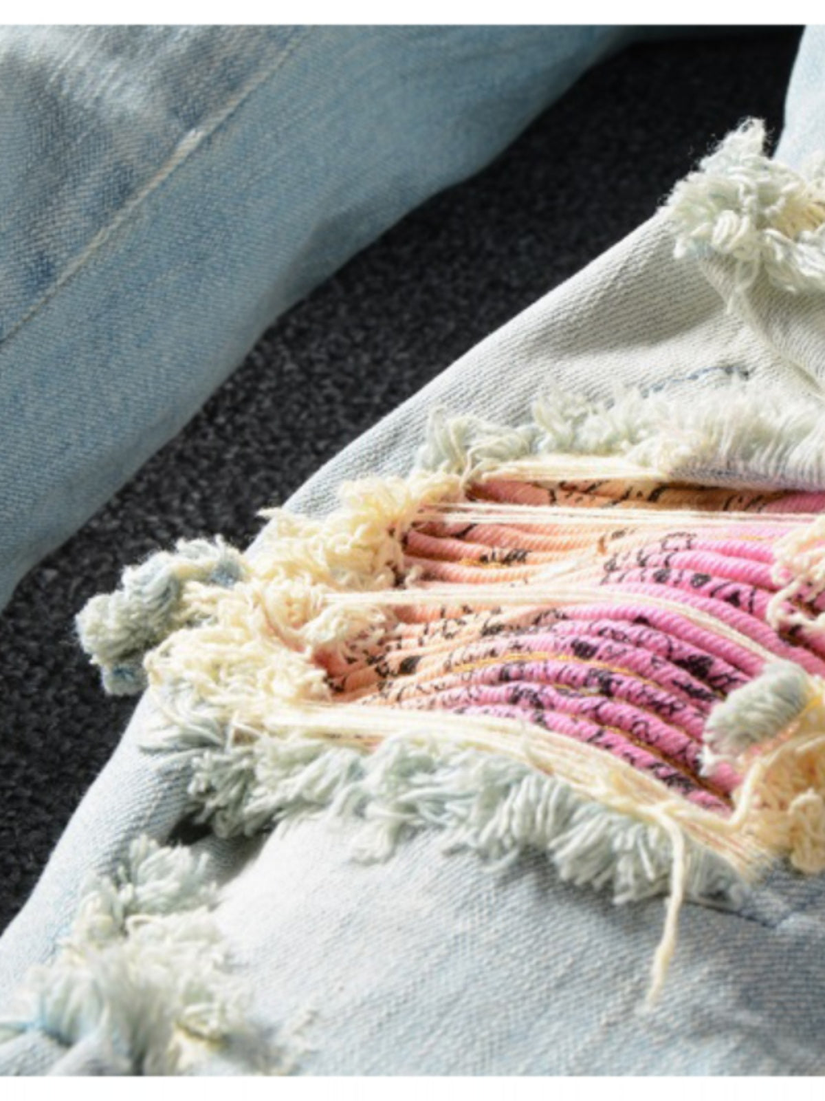 Hole-repaired denim pants Colouronova
