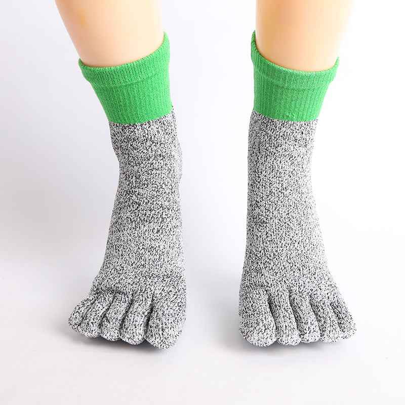 Breathable toe-separating socks for sports