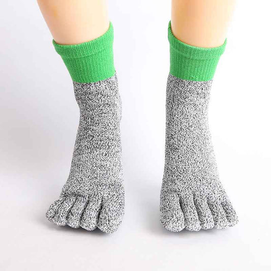 Breathable toe-separating socks for sports