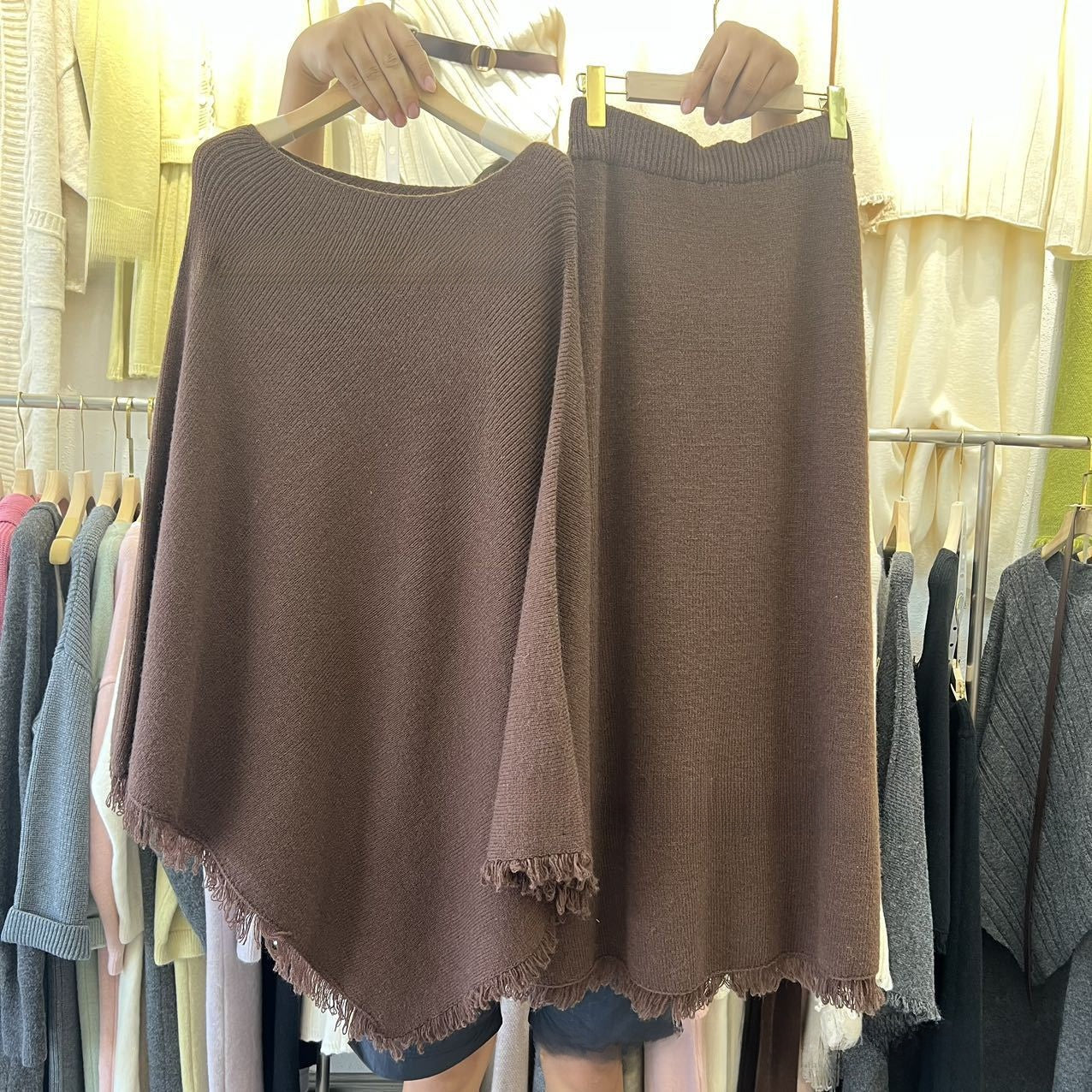 Women?s Knitted Suit Colouronova