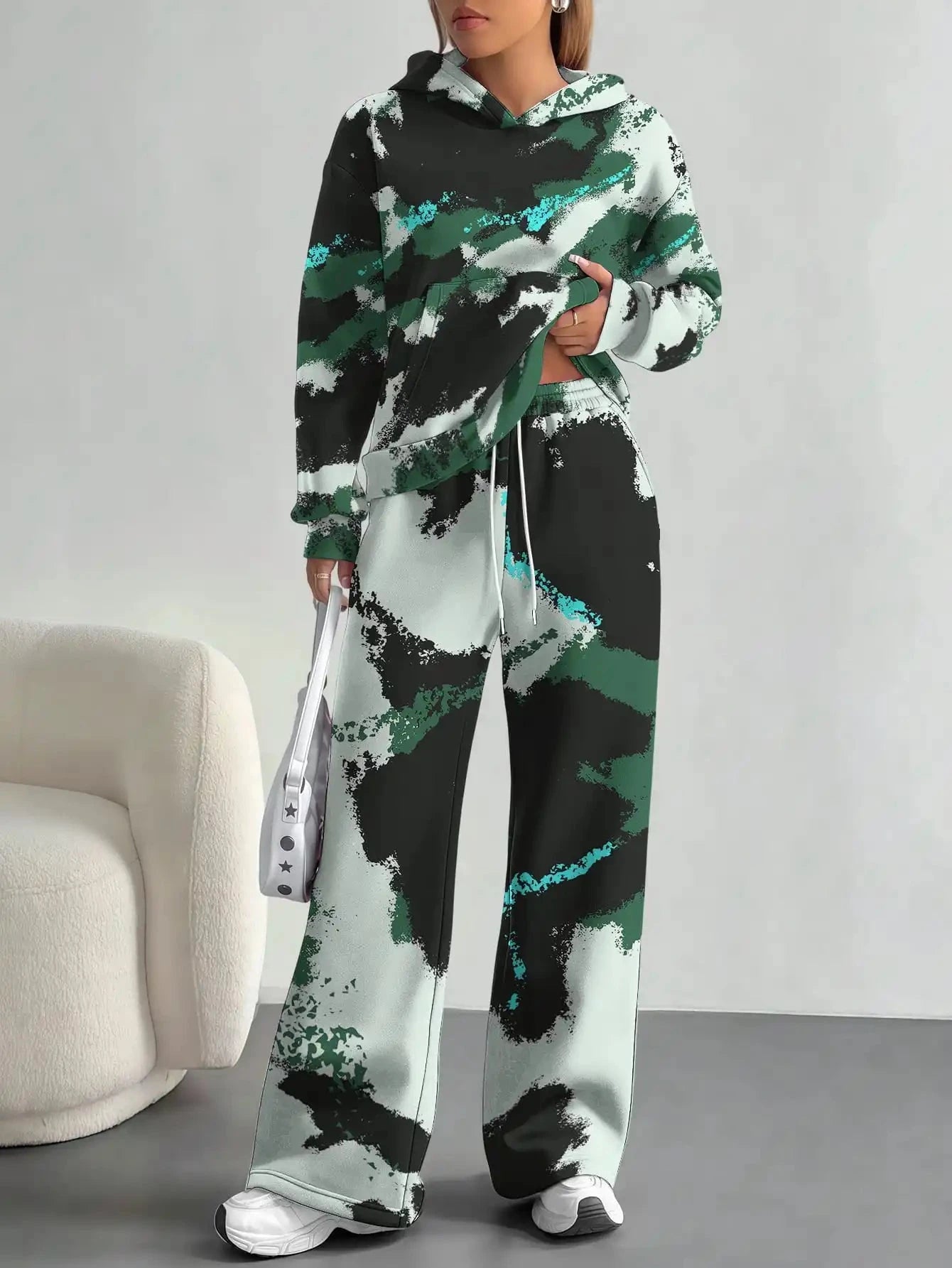2025 new green camouflage sports style foreign trade printing hot style fashion casual outdoor European and American women's sui Colouronova
