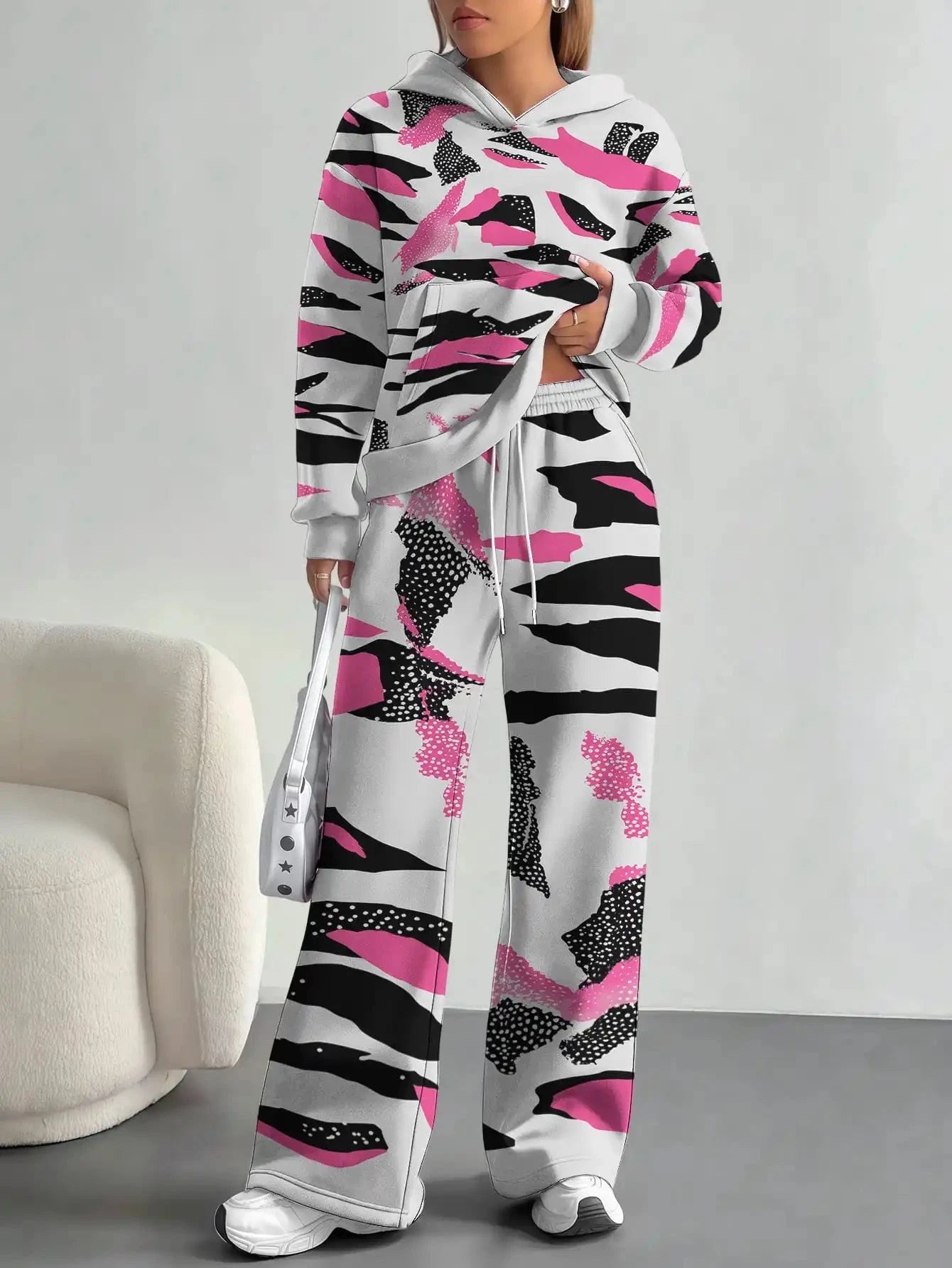 2025 new green camouflage sports style foreign trade printing hot style fashion casual outdoor European and American women's sui Colouronova