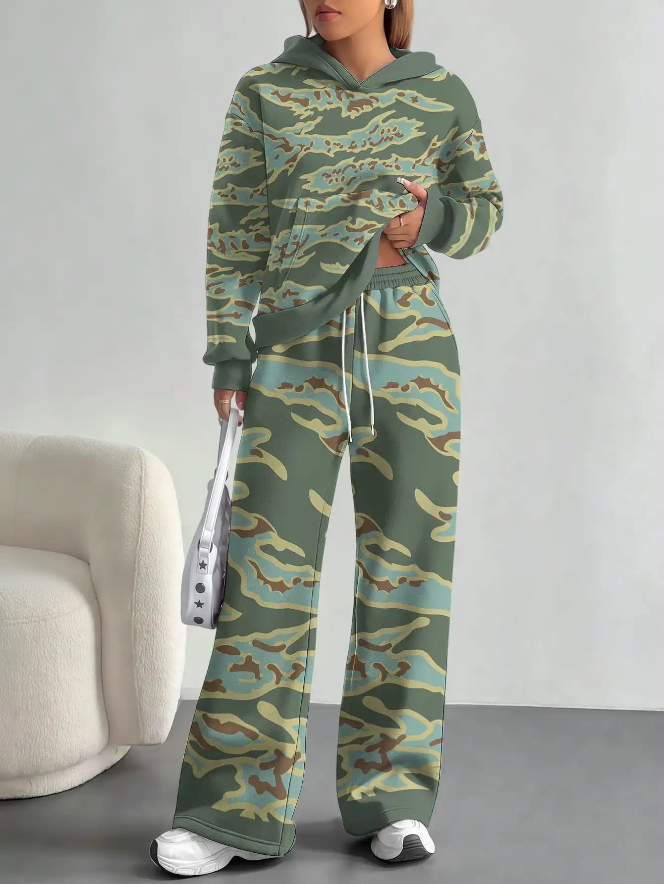 2025 new green camouflage sports style foreign trade printing hot style fashion casual outdoor European and American women's sui - Colouronova