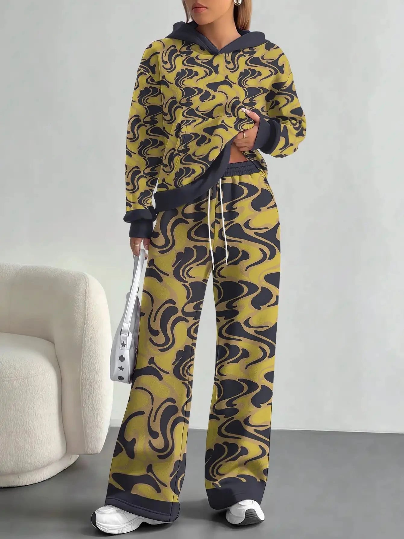 2025 new green camouflage sports style foreign trade printing hot style fashion casual outdoor European and American women's sui Colouronova