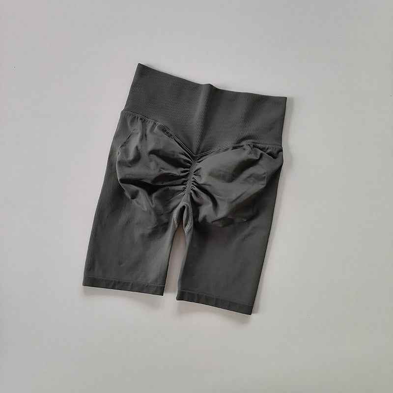 Seamless butt-lifting fitness shorts for women